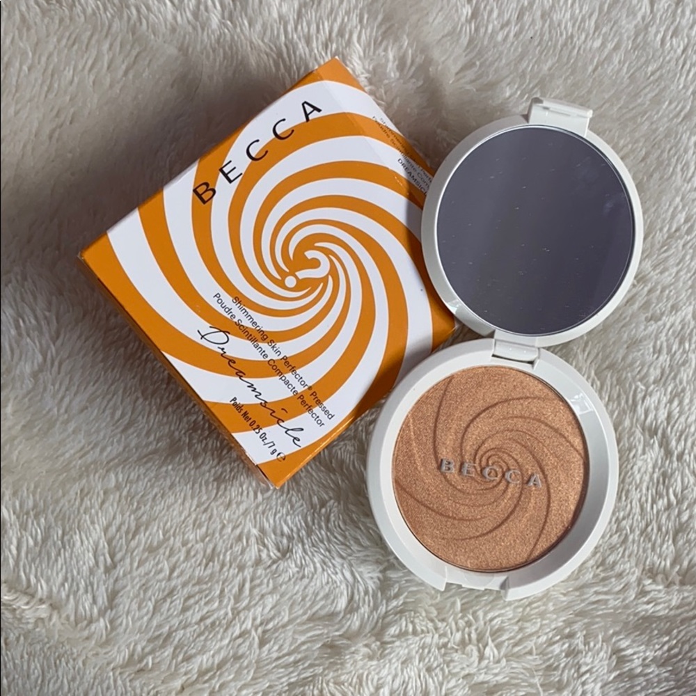 NWTBecca limited edition shimmering skin perfector